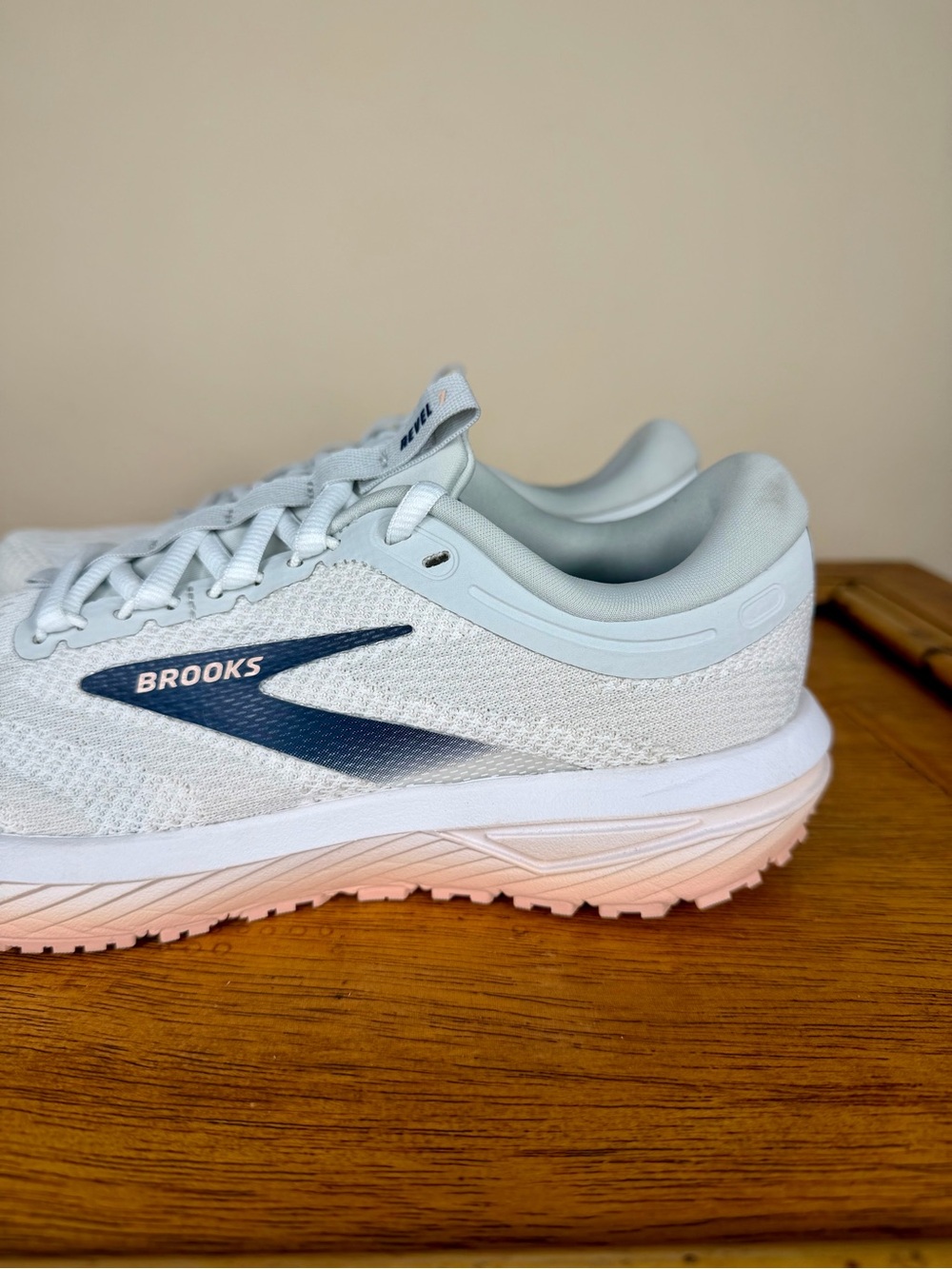 Brooks Women's Revel 7 Running Shoe Size 7.5 “Oyster / Peach” - Picture 4 of 14
